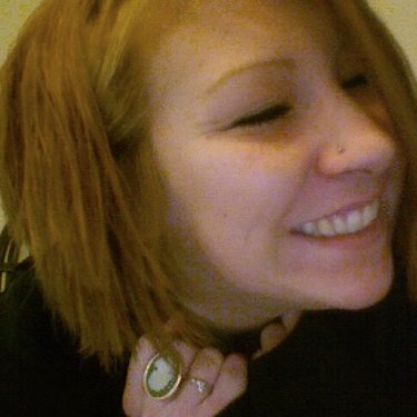 Profile Picture of Danielle (@danileblanc) on Twitter