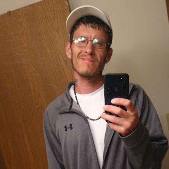 Profile Picture of Jason Bearking (@jbearking120) on Poshmark