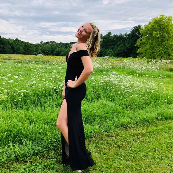 Profile Picture of Abby Elsaesser (@abbyre) on Poshmark