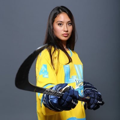 Profile Picture of Julia Hoffmann (@juliahoffmann74) on Twitter
