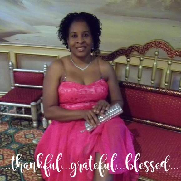 Profile Picture of Yvette Brown (@vettie1973) on Poshmark