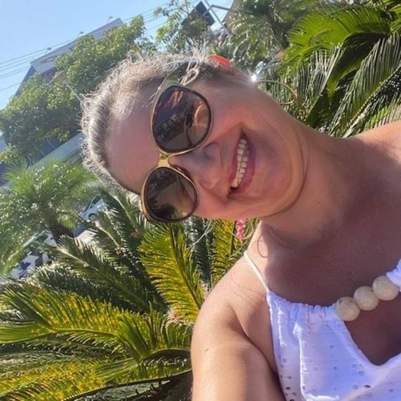 Profile Picture of Saionara dumas Dumas (@saidumas) on Poshmark