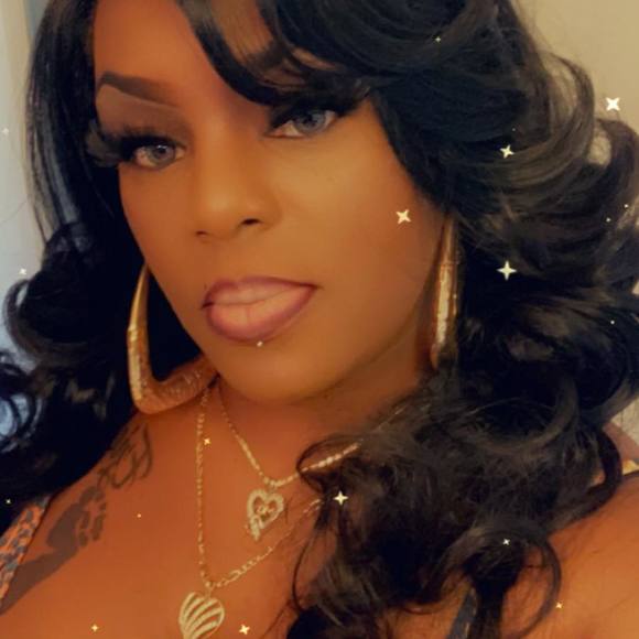 Profile Picture of Tashawna Lambert (@tlambert7548) on Poshmark