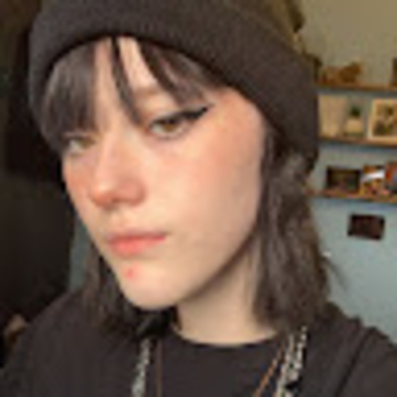 Profile Picture of Aimee Stocklin (@stocklinaimee) on Poshmark