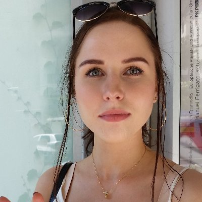 Profile Picture of Victoria Witt (@VickyW22) on Twitter