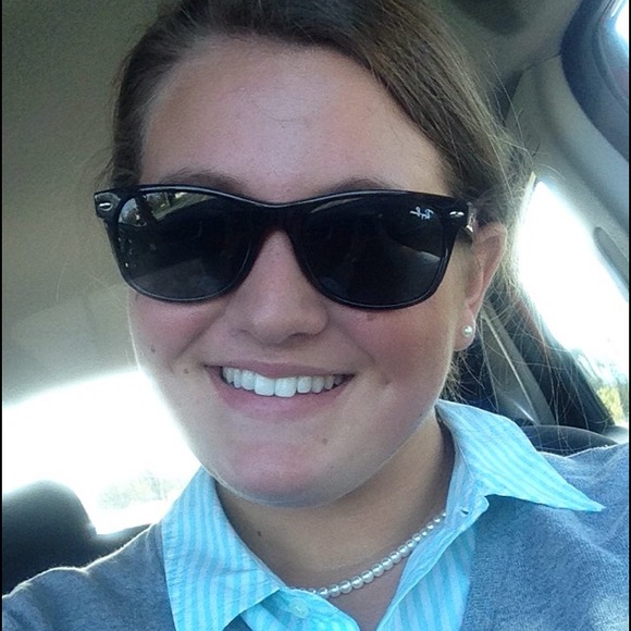 Profile Picture of Kaitlin Mahardy (@mahardypink) on Poshmark