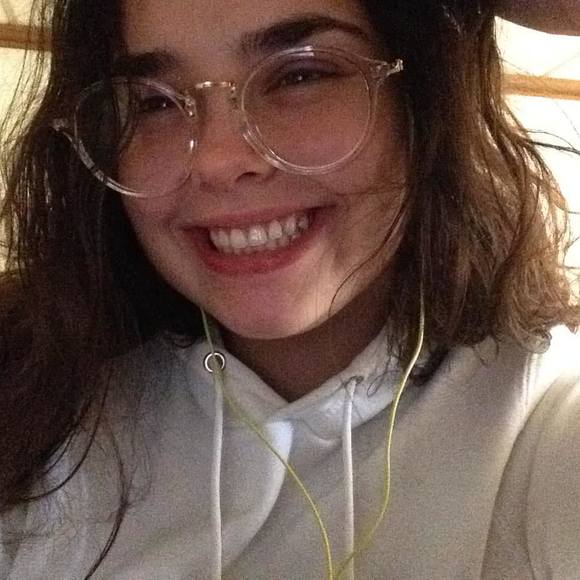 Profile Picture of Sammie Blakeley (@smileforsammie) on Poshmark