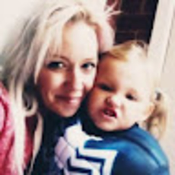 Profile Picture of Jess Wilson (@jesswils84) on Poshmark