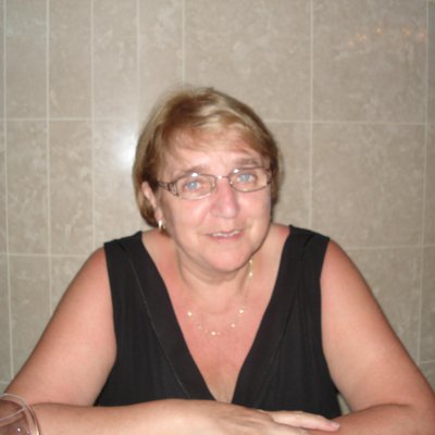 Profile Picture of Marilyn Griffiths (@potoftea61) on Twitter