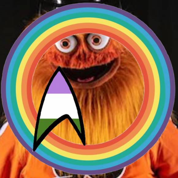 Profile Picture of Sarah Holahan (@sarahlholahan) on Poshmark