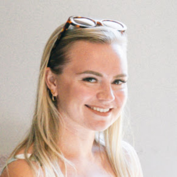 Profile Picture of Maria Oreta (@mariaoreta) on Poshmark