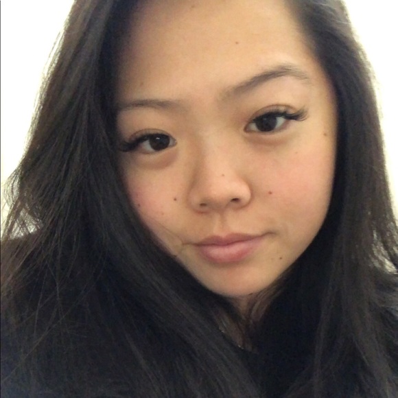 Profile Picture of Annie Ma (@itsanniema95) on Poshmark