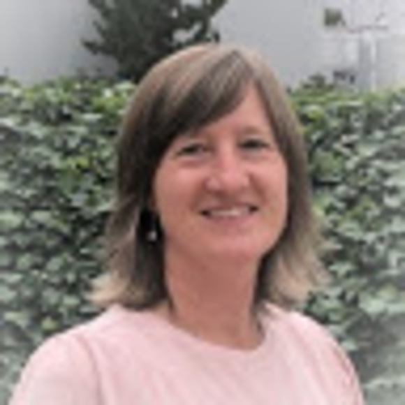 Profile Picture of Kim Grindell (@kimgrindell) on Poshmark