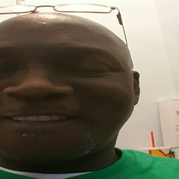 Profile Picture of Ronald Hooks (@rwhooks) on Poshmark