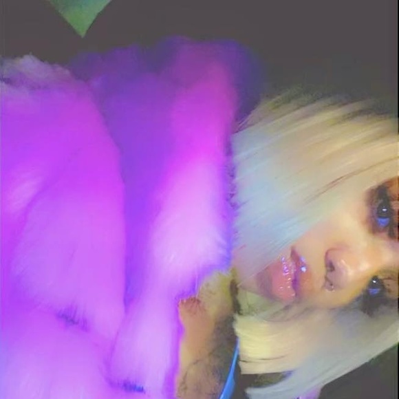 Profile Picture of Kymmy Mazion (@shakymperry) on Poshmark