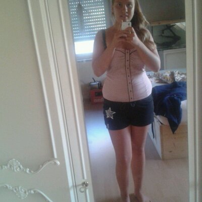 Profile Picture of Julia Lorenz (@julialorenz41) on Twitter