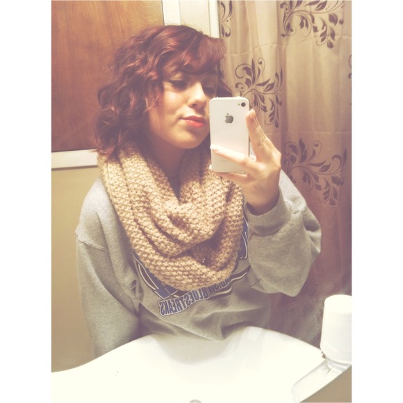 Alexis Birman - Poshmark Profile Picture of Alexis Birman (@irmnlexis19) on Poshmark