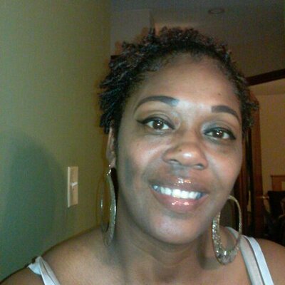 Profile Picture of Stacie Wade (@jessiemydog74) on Twitter