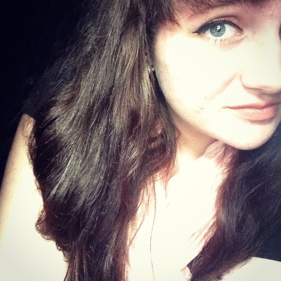 Profile Picture of Rachel Schukat (@rachies24) on Poshmark