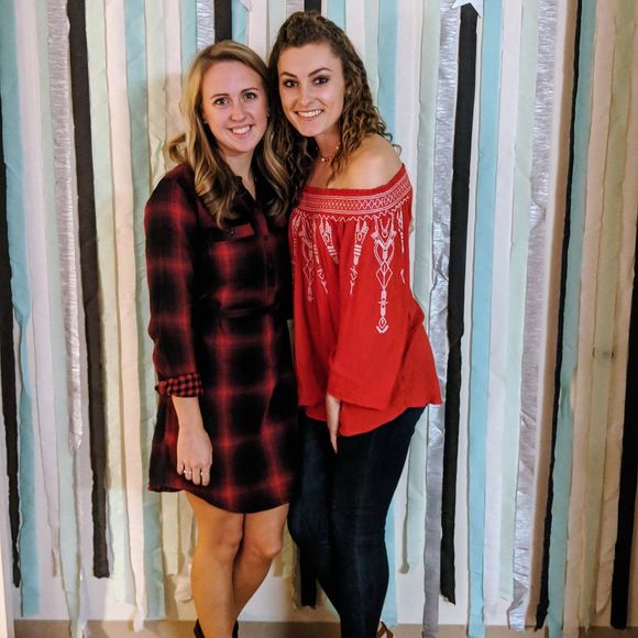 Emma Swales - Poshmark Profile Picture of Emma Swales (@swalesem) on Poshmark