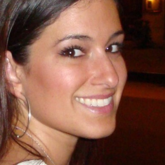 Profile Picture of Kendra Wolfe (@kendragiselle) on Poshmark