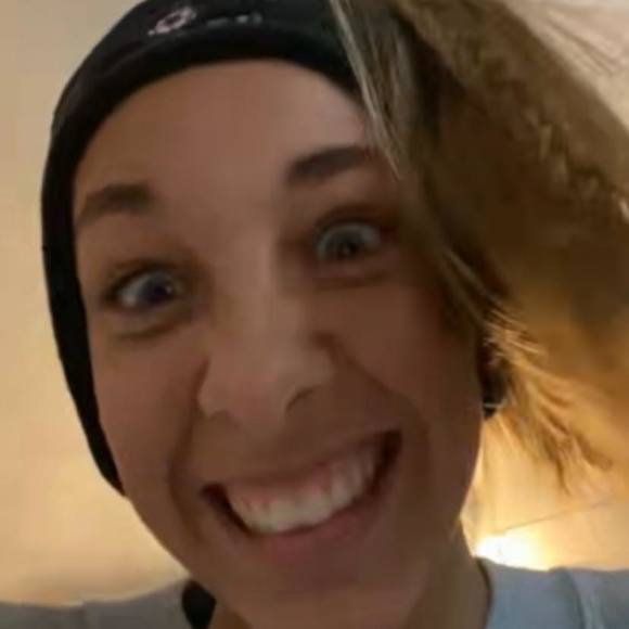 Profile Picture of Jillian Ames (@amesjillian9) on Poshmark