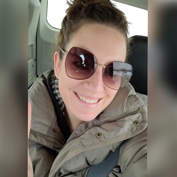 Profile Picture of Brittany Fendryk (@brittnicolef94) on Poshmark