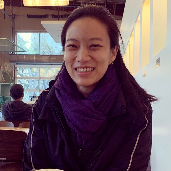 Profile Picture of Vivian Hsu (@vivianhsu) on Poshmark
