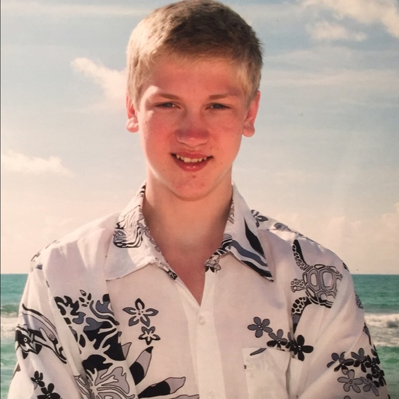 Profile Picture of Matt Hotovy (@matthotovy) on Poshmark