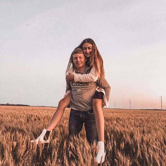 Profile Picture of Blake Bakken (@bbakken23431) on Poshmark