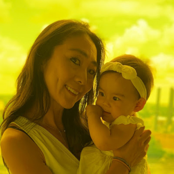 Profile Picture of Stephanie chu Clausen (@stephclaus) on Poshmark
