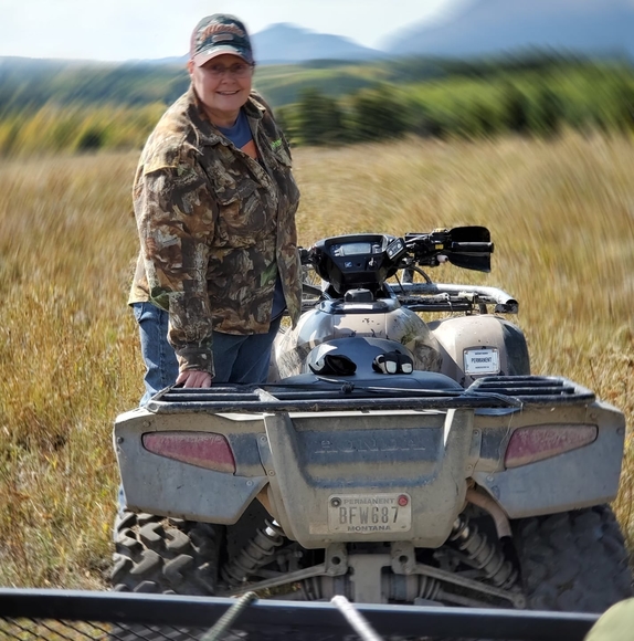 Profile Picture of Nancy Feakes (@nancyfeakes) on Poshmark