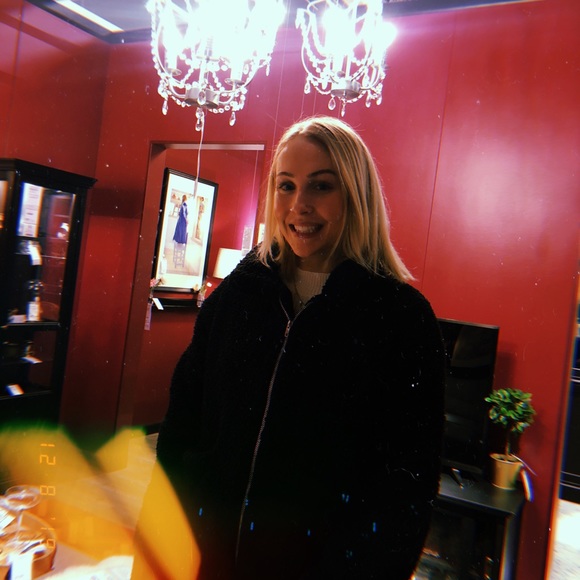 Profile Picture of Sadie Stauche (@ss4615) on Poshmark