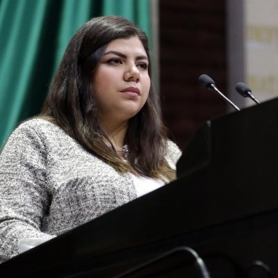 Profile Picture of Luz Rosas (@LuzRosasMX) on Twitter