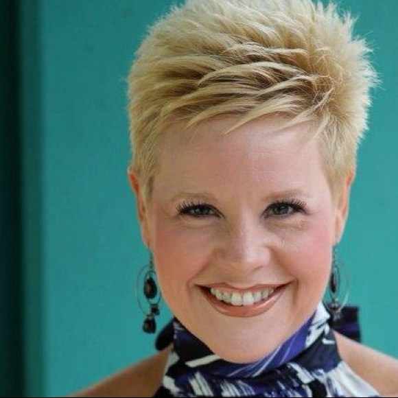 Julie Eibeschitz - Poshmark Profile Picture of Julie Eibeschitz (@julieeibes) on Poshmark