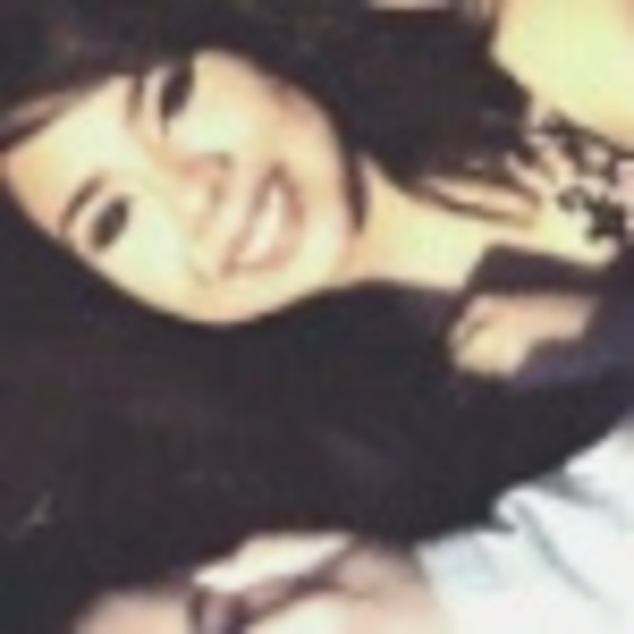 Profile Picture of Samantha Alviso (@sammieoxox) on Poshmark