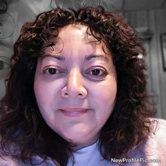 Profile Picture of Lourdes Alvarez (@lourdesalvar954) on Poshmark