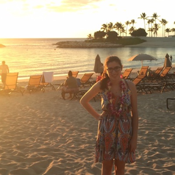 Profile Picture of Tori Grovas (@tori_grovas) on Poshmark