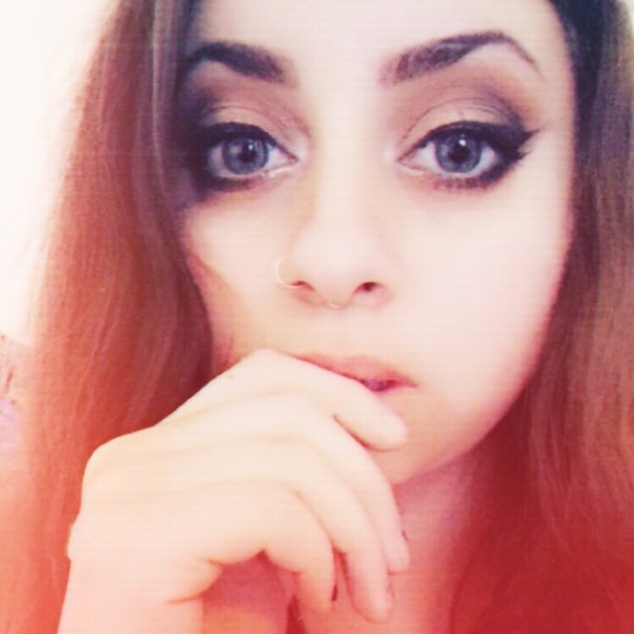 Profile Picture of Cassandra Beltran (@im_liquid_cold) on Poshmark