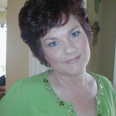Profile Picture of Elizabeth Fix (@FixLiz) on Twitter