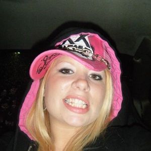 Profile Picture of Vicki Holland (@numba_1_blondie) on Myspace