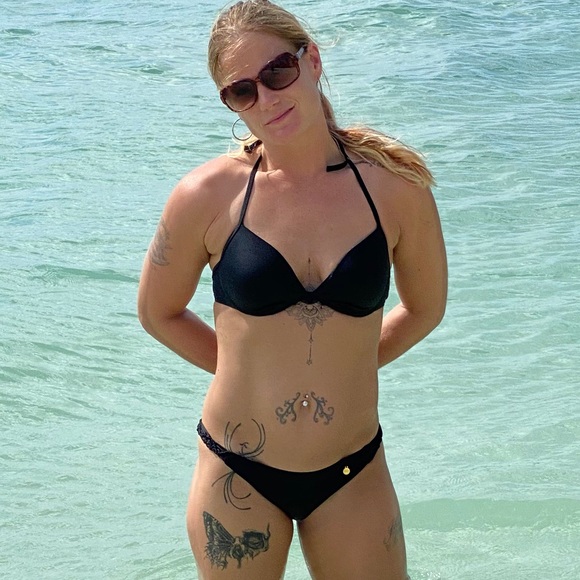 Profile Picture of Lorin Schwieger (@lorinschwieger) on Poshmark