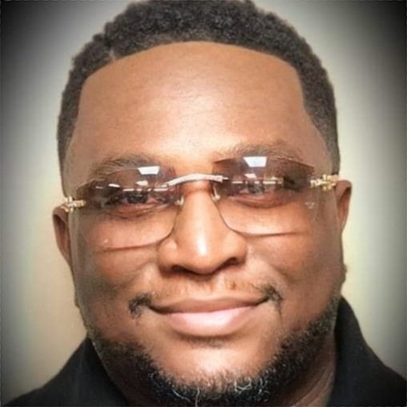 Profile Picture of Tony Rone (@tonyrone6) on Poshmark