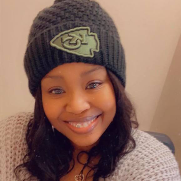 Profile Picture of Latonya Lovelace (@latonyalovelace) on Poshmark