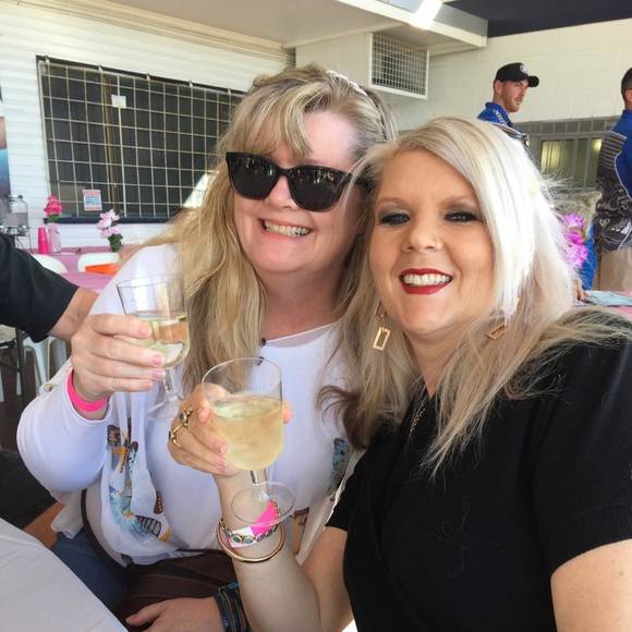 Profile Picture of Melissa Horton (@mel15hor10) on Poshmark