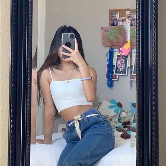 Profile Picture of Kella Manalili (@okaykella) on Poshmark