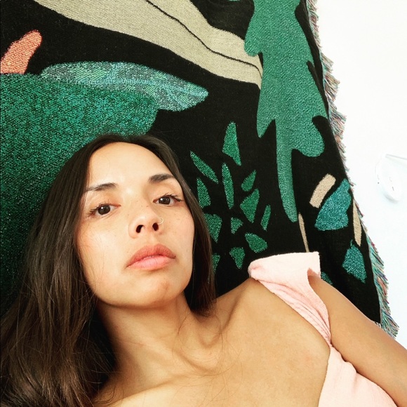 Profile Picture of Lisa Bartolome-matt (@lisabartolom394) on Poshmark