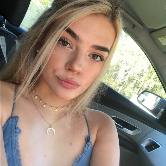 Profile Picture of Catherine Poppell (@maejesti) on Poshmark