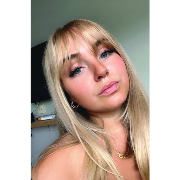 Profile Picture of Kitty Martin (@kittymartin516) on Poshmark