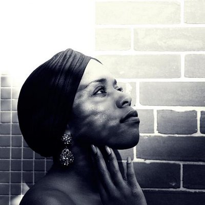 Profile Picture of Lori Witherspoon (@LoriAshleyStyle) on Twitter